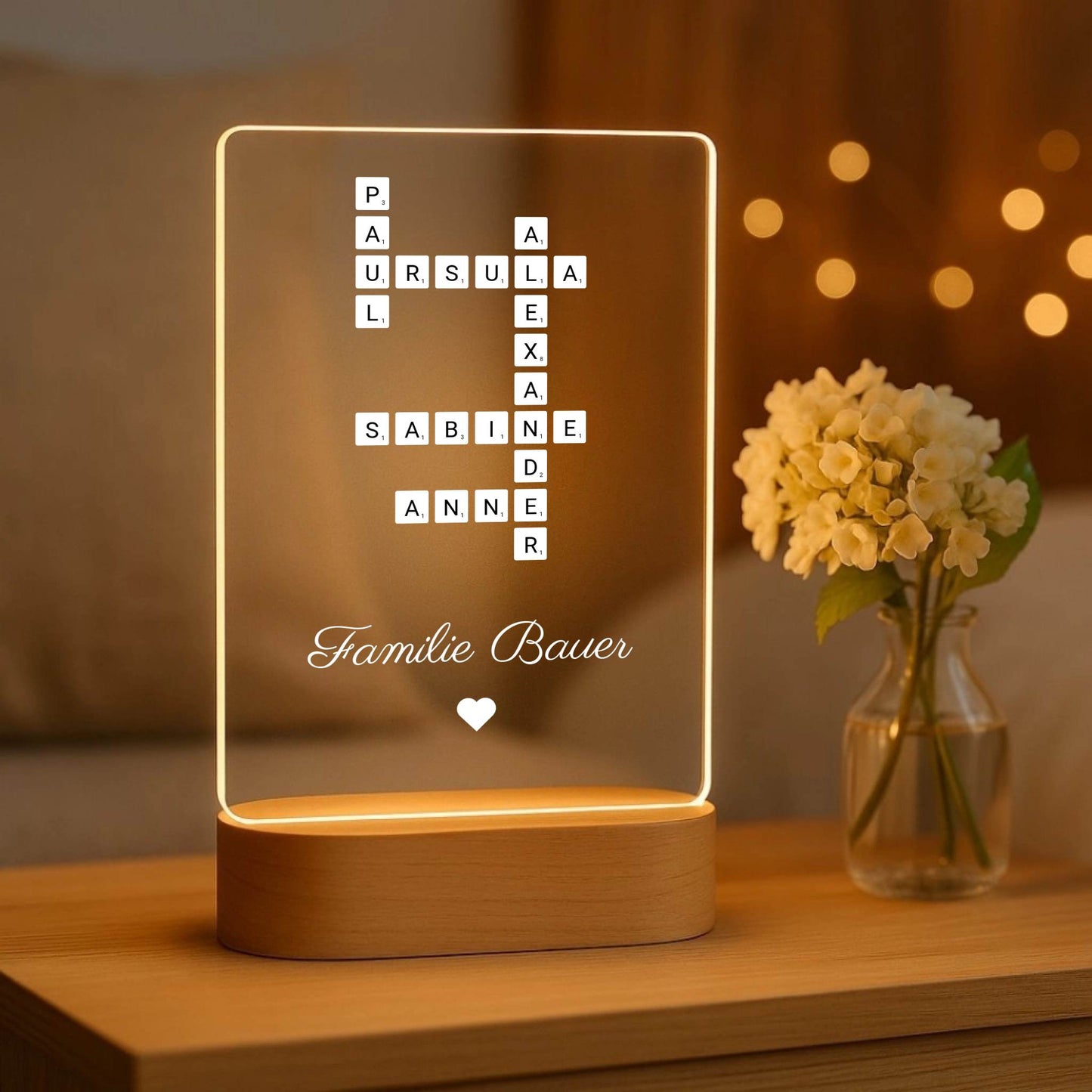 Scrabble Familienmitglieder - Personalisiertes Nachtlicht mit LED-Holzfuß (14x20)