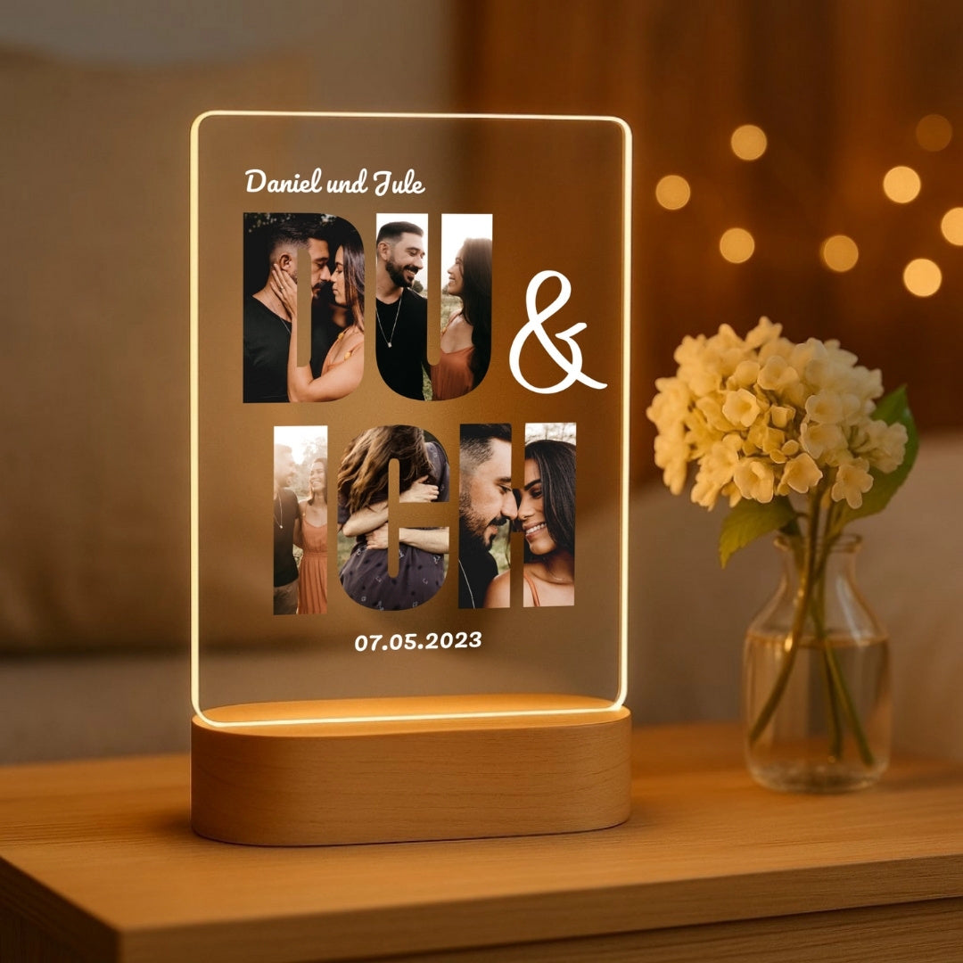 Du & Ich - Personalisiertes Nachtlicht mit LED-Holzfuß (14x20)