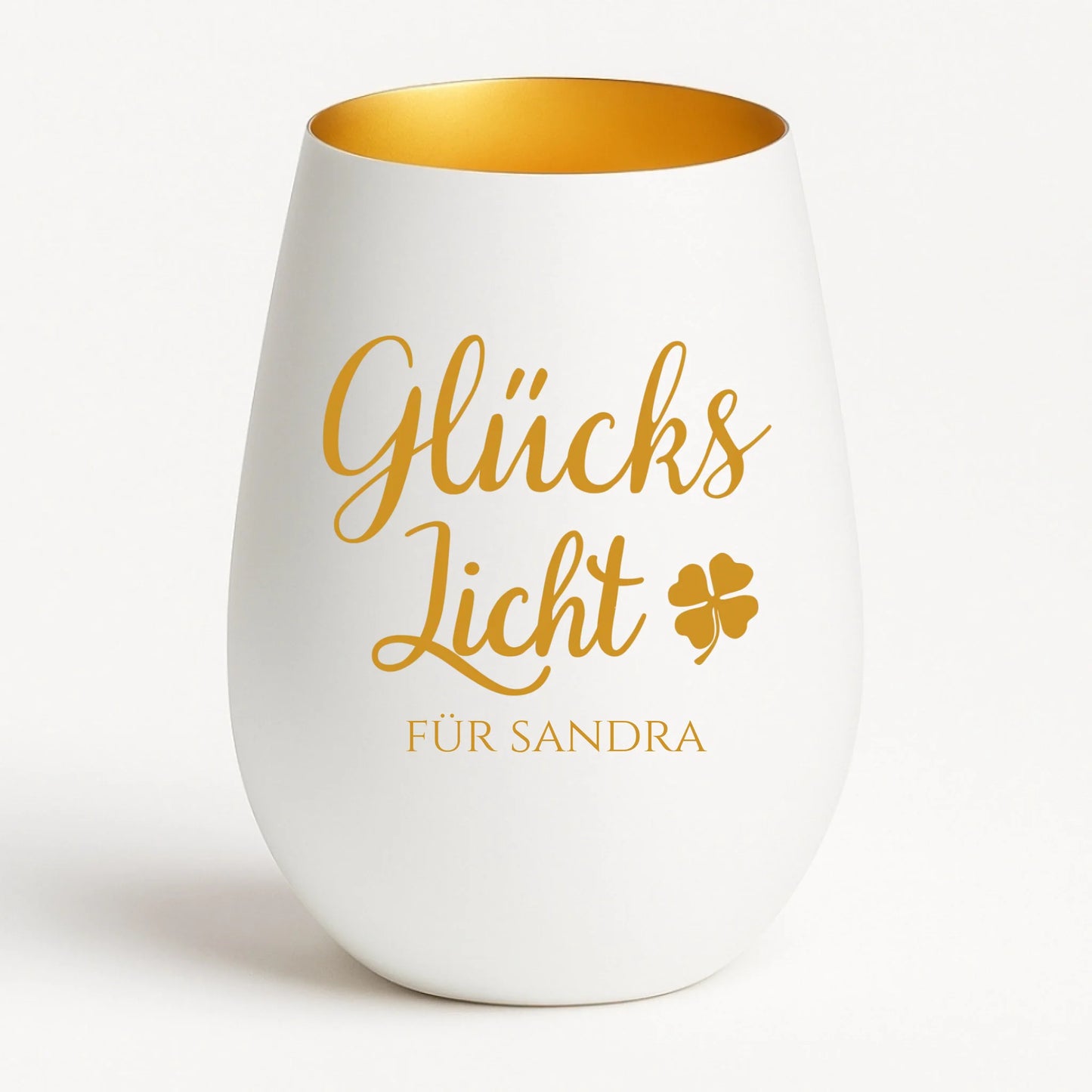 Weiß Mockup 1