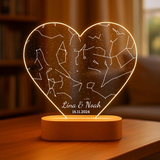 Unser Nachthimmel - Personalisiertes Herz-Nachtlicht mit LED-Holzfuß (16x15)
