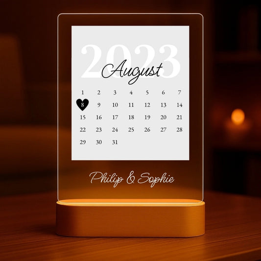 Unser Kalenderdatum - Personalisiertes Nachtlicht mit LED-Holzfuß (14x20)