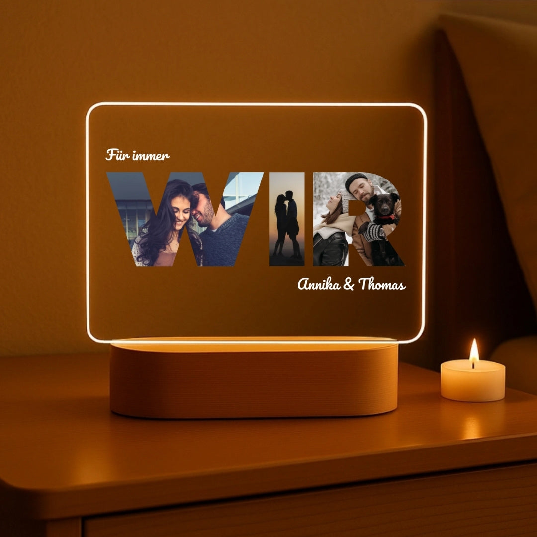 Wir - Personalisiertes Nachtlicht mit LED-Holzfuß (20x16)